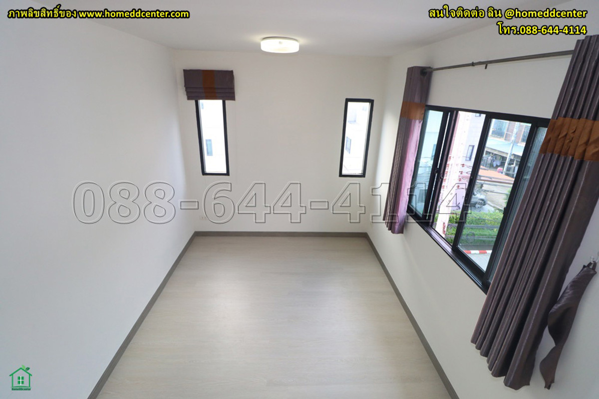 ขายทาวน์โฮมลาดพร้าว101 แฮปปี้แลนด์ : ทาวน์โฮม 3 ชั้น หลังมุม เดอะคอนเนค อัพ 3 ลาดพร้าว 126 （The Connect Up 3, Ladprao 126）ใกล้เดอะมอลล์บางกะปิ MRT สีเหลือง ลาดพร้าว 101