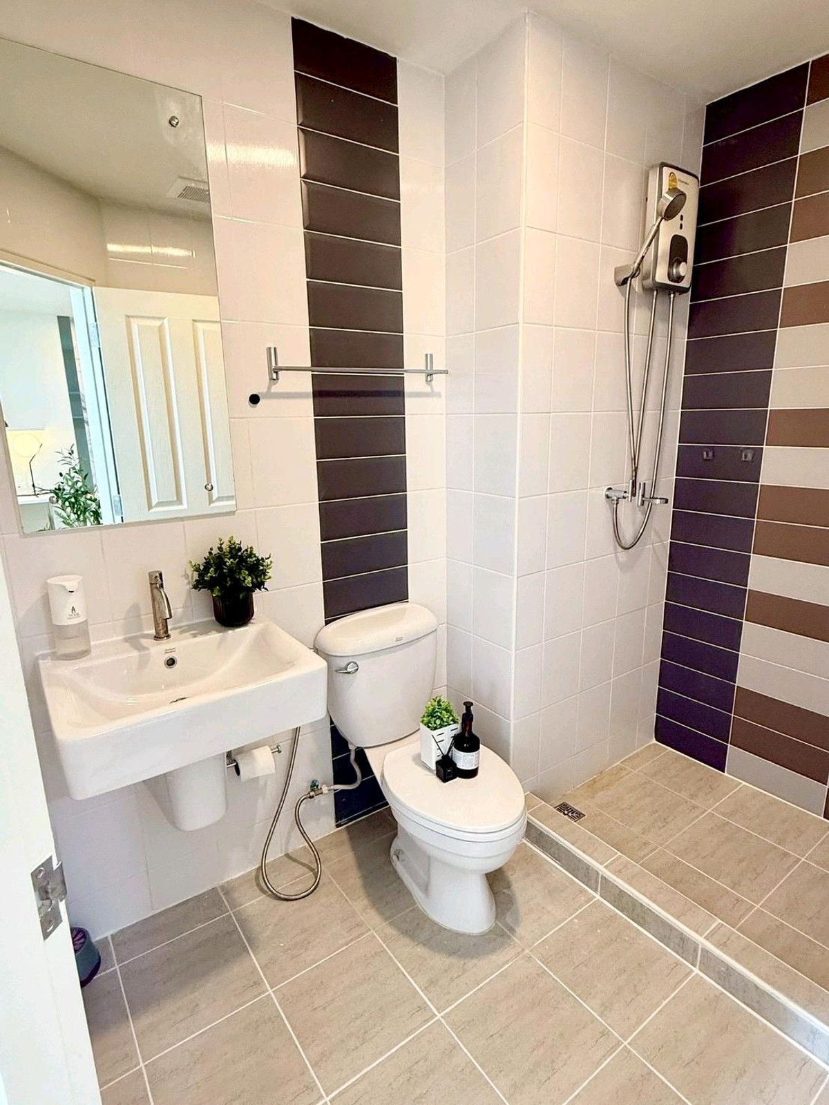 ขายคอนโดปิ่นเกล้า จรัญสนิทวงศ์ : ขายลดภาระ🔥🔥คอนโดราคาพิเศษ ทำเลดี โครงการ เดอะ ทรัสต์ เรสซิเด้นซ์ ปิ่นเกล้า MD-25085050