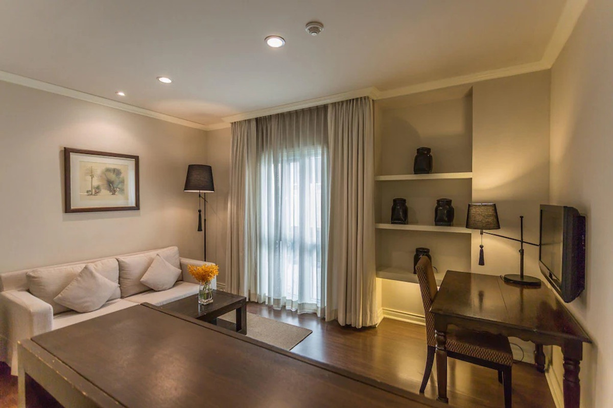 For RentSilom, Saladaeng, Bangrak : Line ID: @zimple_asset Service Apartment in Silom, Soi Saladaeng, Fully furnished with cleaning service. Convenient location close to BTS and MRT, surrounded by business centers and shopping areas.