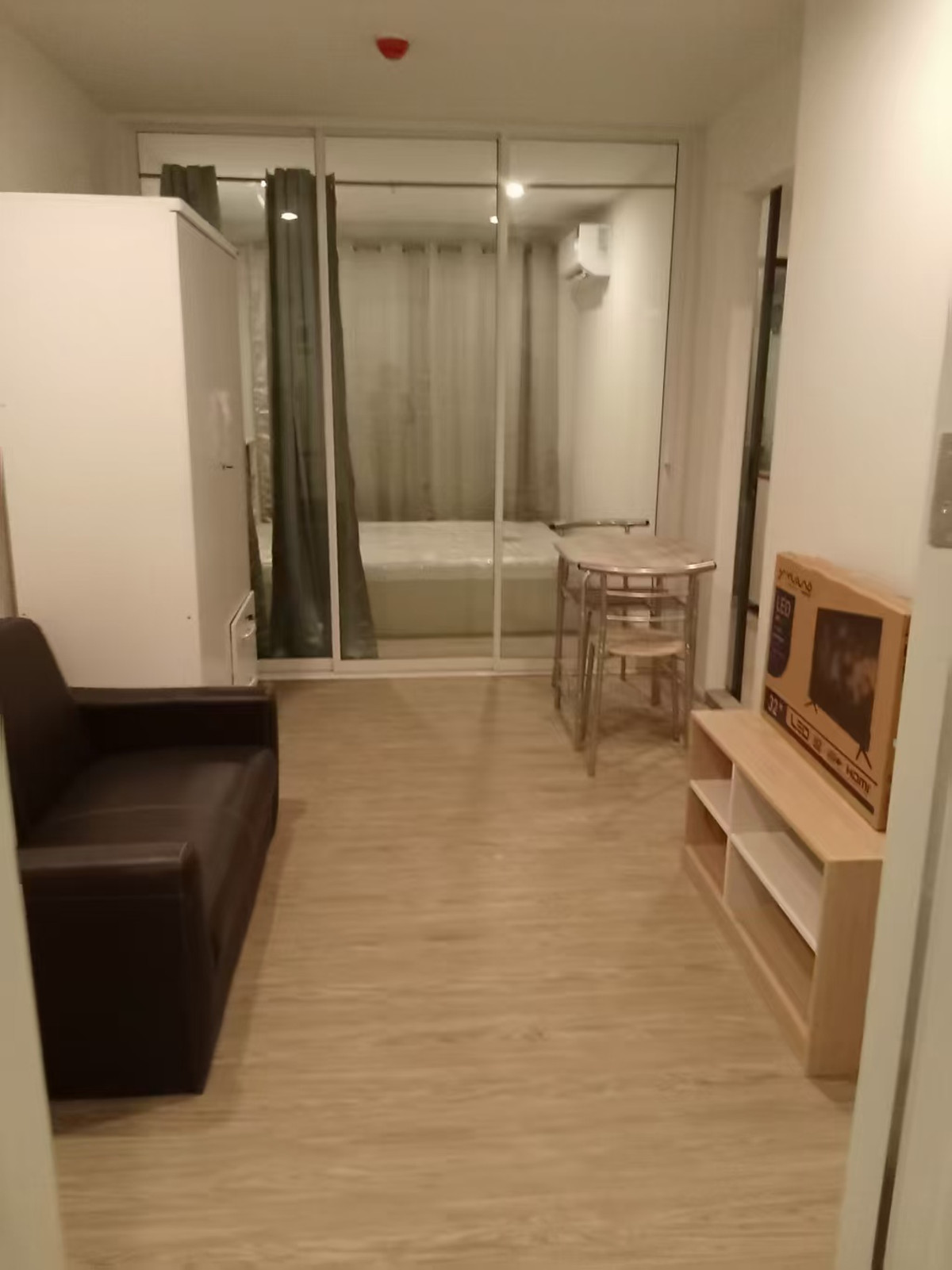 ให้เช่าคอนโดท่าพระ ตลาดพลู วุฒากาศ : Two brand new condo for rent in Regent Home Wutthakat,rent 10000 thb !