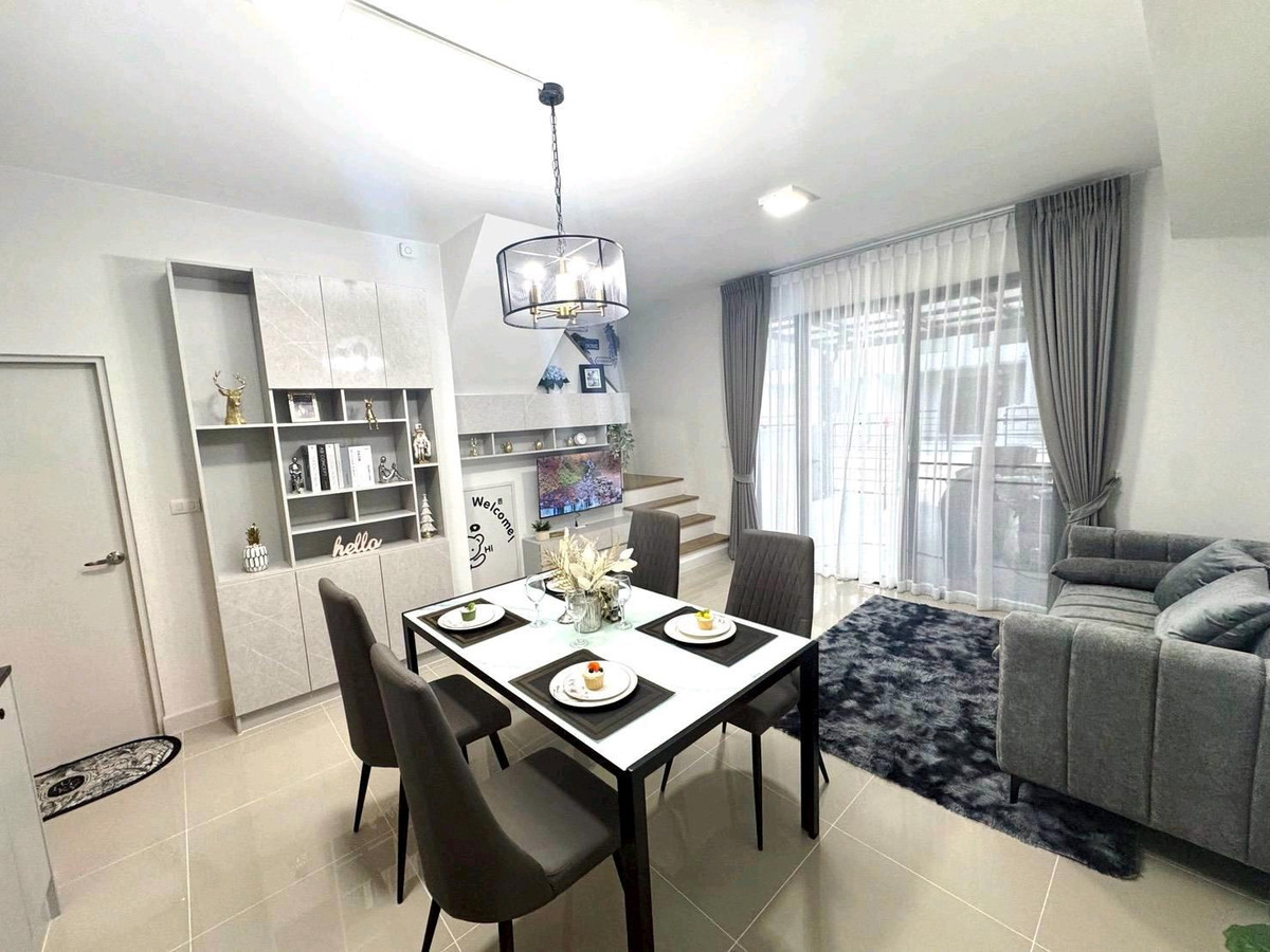 ให้เช่าทาวน์โฮมบางนา แบริ่ง ลาซาล : ปล่อยเช่า Pleno สุขุมวิท-บางนา 2 
เฟอร์นิเจอร์ครบ Fully Furnished พร้อมเข้าอยู่ได้ทันที 