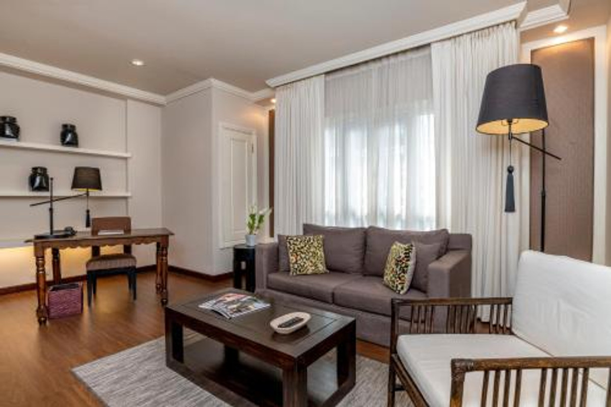 For RentSilom, Saladaeng, Bangrak : Line ID: @zimple_asset Service Apartment in Silom, Soi Saladaeng, Fully furnished with cleaning service. Convenient location close to BTS and MRT, surrounded by business centers and shopping areas.