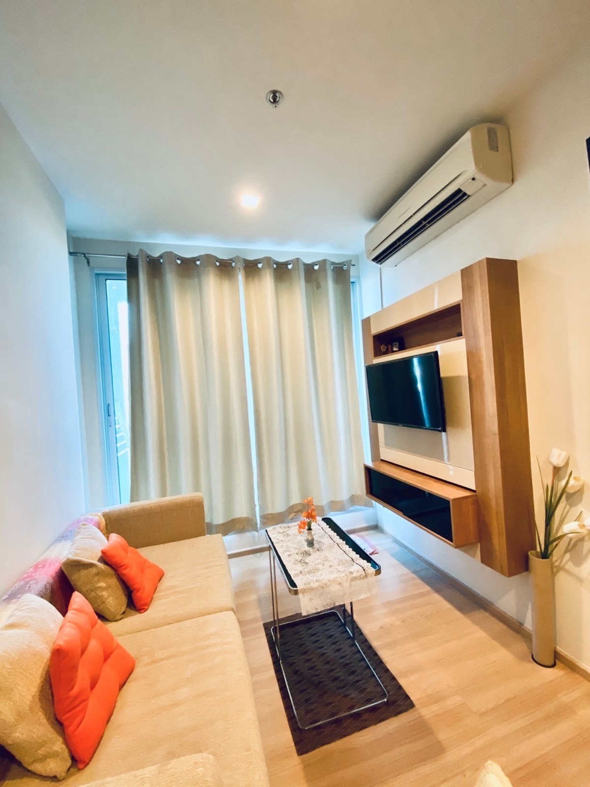 ให้เช่าคอนโดสาทร นราธิวาส : 🏙 Rhythm Sathorn คอนโดหรูใจกลางเมือง เดินทางสะดวกเพียงไม่กี่ก้าวถึง BTS สะพานตากสิน 🚆