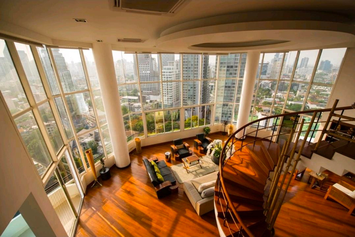 CondoKhlongtoei, Kluaynamthai : (For Rent&Sale🔥) RARE DUPLEX PENTHOUSE in Thonglor✨️ , has large terrace (35 sqm) and private jaguzzi bathtub.