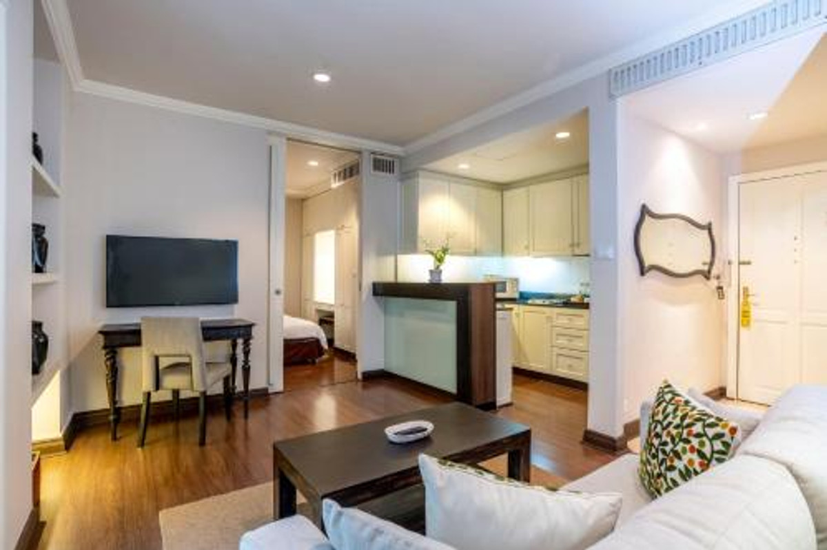 For RentSilom, Saladaeng, Bangrak : Line ID: @zimple_asset Service Apartment in Silom, Soi Saladaeng, Fully furnished with cleaning service. Convenient location close to BTS and MRT, surrounded by business centers and shopping areas.