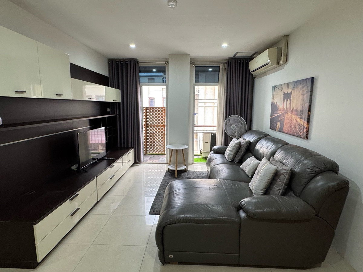 ให้เช่าคอนโดรัชดา ห้วยขวาง : ให้เช่าห้องสวย คอนโดกลางกรุงรีสอร์ท รัชดาซอย7  2ห้องนอน 2ห้องน้ำ  เฟอร์นิเจอร์บิ้วอินตกแต่งครบ พร้อมเข้าอยู่ได้เลย