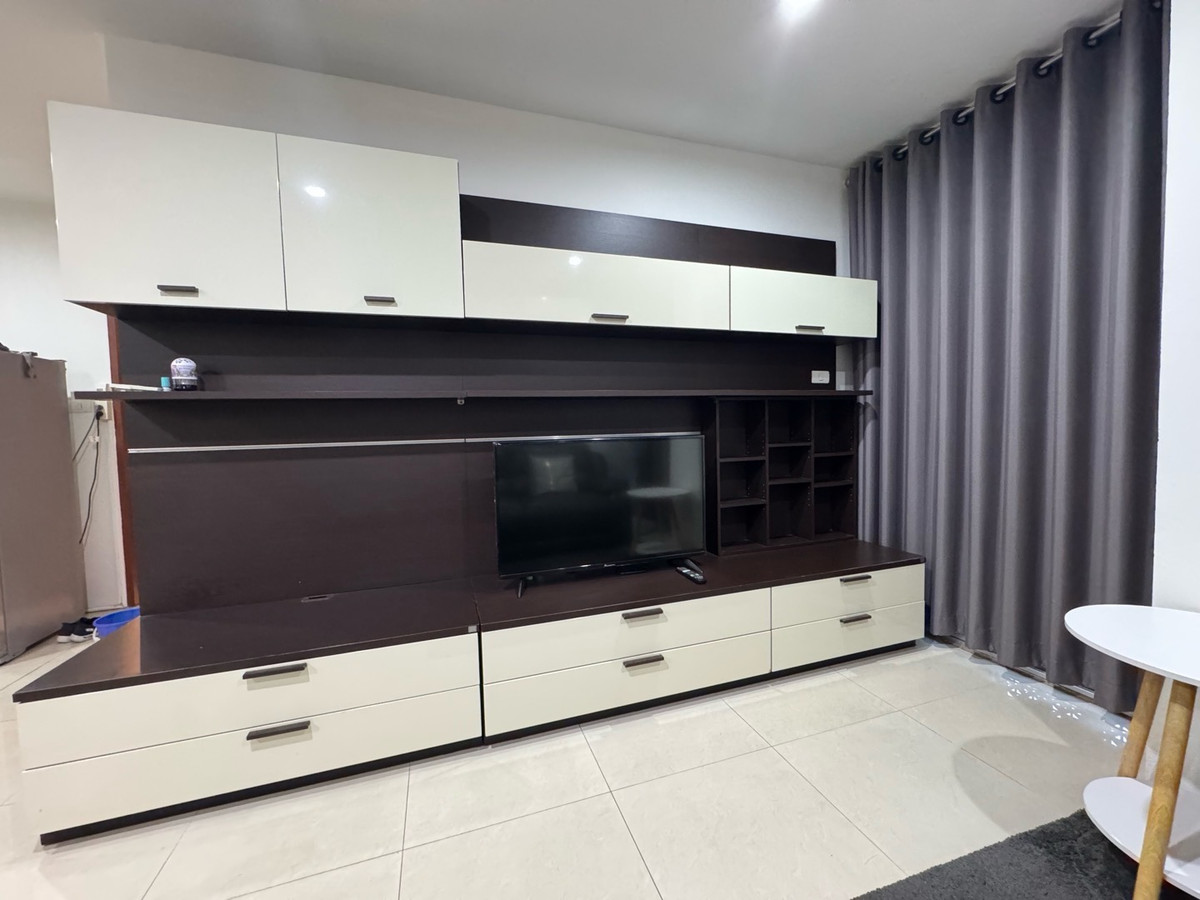 ให้เช่าคอนโดรัชดา ห้วยขวาง : ให้เช่าห้องสวย คอนโดกลางกรุงรีสอร์ท รัชดาซอย7  2ห้องนอน 2ห้องน้ำ  เฟอร์นิเจอร์บิ้วอินตกแต่งครบ พร้อมเข้าอยู่ได้เลย