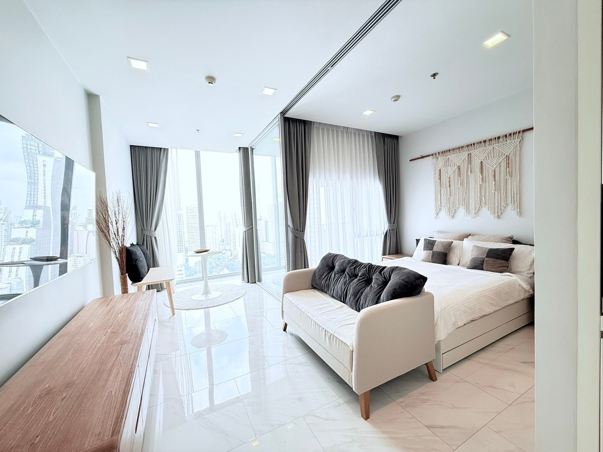 ให้เช่าคอนโดนานา : Condo For Rent Hyde Sukhumvit 11 ( S03-2168)
