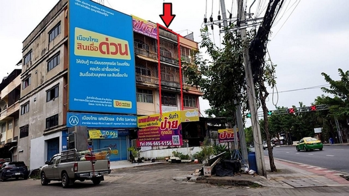 For SaleShop HouseNawamin, Ramindra : For sale: 4-story commercial building, next to Sukhapiban 5 Road, 4 lanes, wide frontage, suitable for home office, trading, near community areas.