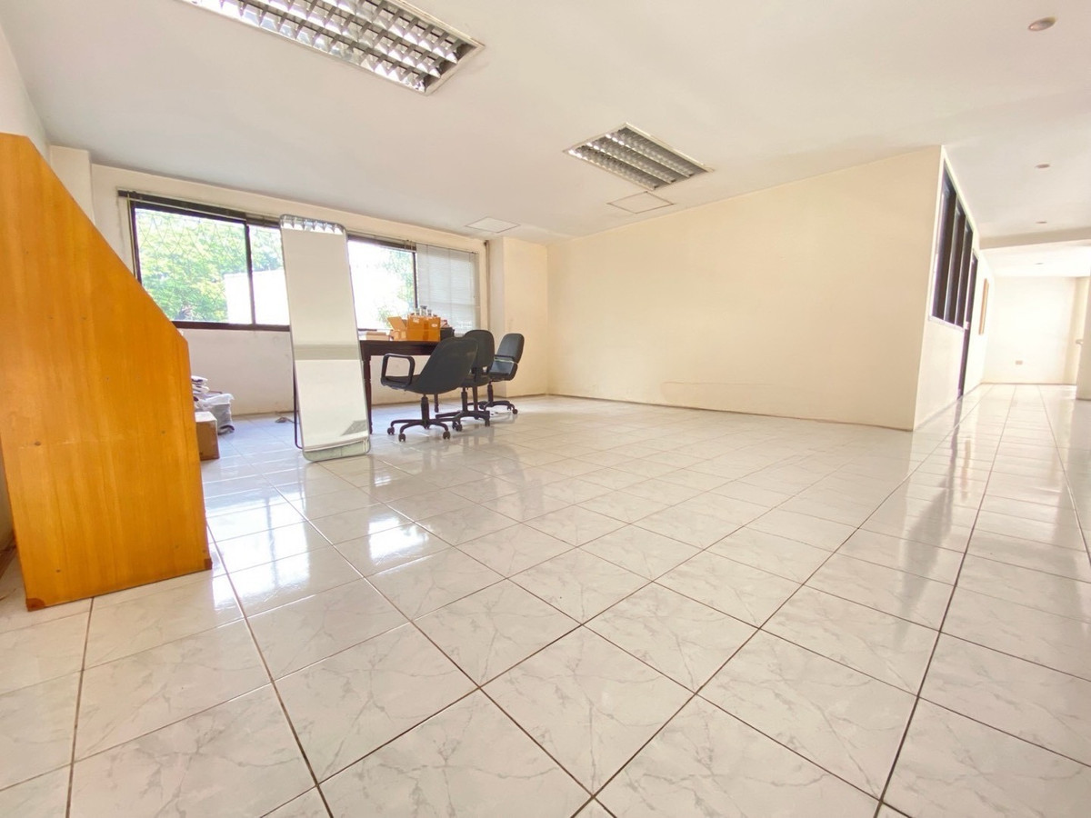 For RentShowroomRama9, Petchburi, RCA : 🔥 Rama 9 Main Road Showroom / Office Building | High-Visibility Commercial Space near Airport Link