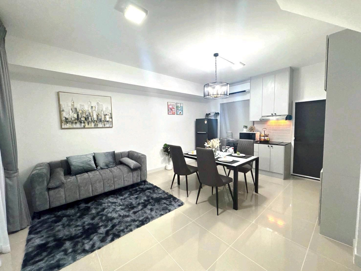 ให้เช่าทาวน์โฮมบางนา แบริ่ง ลาซาล : ปล่อยเช่า Pleno สุขุมวิท-บางนา 2 
เฟอร์นิเจอร์ครบ Fully Furnished พร้อมเข้าอยู่ได้ทันที 