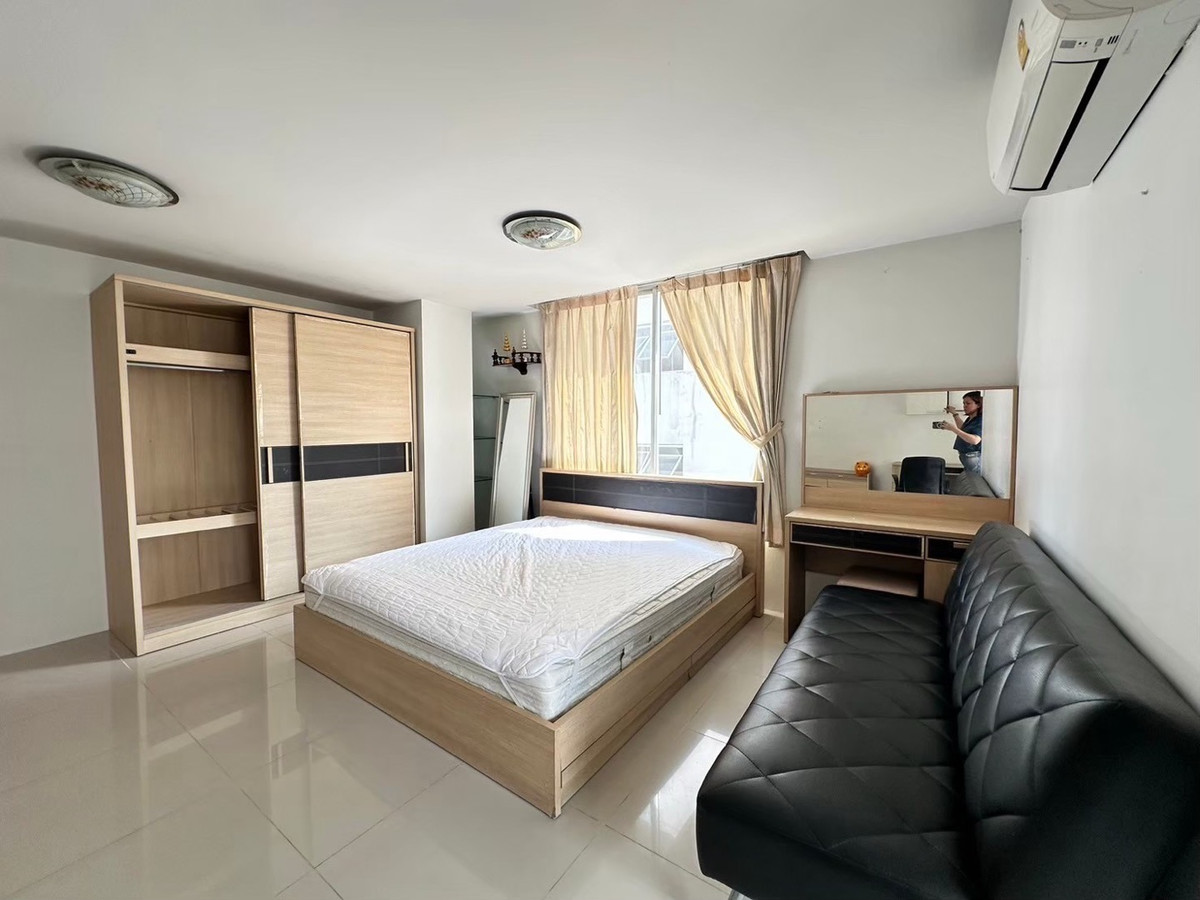 ขายคอนโดรัชดา ห้วยขวาง : ขายด่วน!!! รัชดาซิตี้18 ทำเลดี ใจกลางรัชดา ราคาโดน เพียง 1.75ลบ.!!!