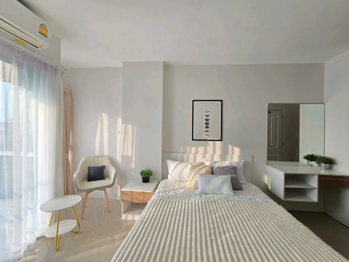 For SaleCondoRatchadapisek, Huaikwang, Suttisan : Condo for sale: The Urbano, Ratchadaphisek 19, MRT-Ratchadaphisek, Chom Phon, Chatuchak District, Bangkok