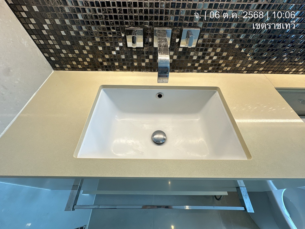 ให้เช่าคอนโดพระราม 9 เพชรบุรีตัดใหม่ RCA : คอนโด The Address Asoke เดินทางสะดวก ใกล้รถไฟฟ้าเอ็มอาที มีรถรับส่ง ห้องสวย เฟอร์นิเจอร์ครบ พร้อมอยู่