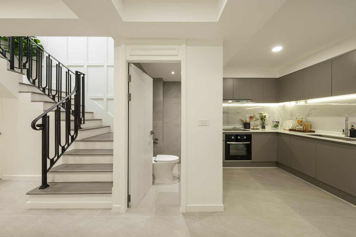 ขายทาวน์โฮมสุขุมวิท อโศก ทองหล่อ : 🏡 ทาวน์เฮ้าส์ 2 ชั้น รีโนเวทใหม่ทั้งหลัง — Modern French Classic ใจกลางเอกมัย-ทองหล่อ