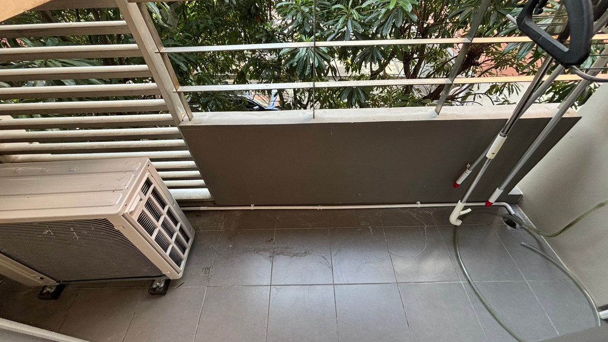 For SaleCondoRatchadapisek, Huaikwang, Suttisan : The Kris 6 (Ratchada 17) / 2 Bedrooms (SALE WITH TENANT), The Kris 6 (Ratchada 17) / 2 bedrooms (sale with tenant) TARN039