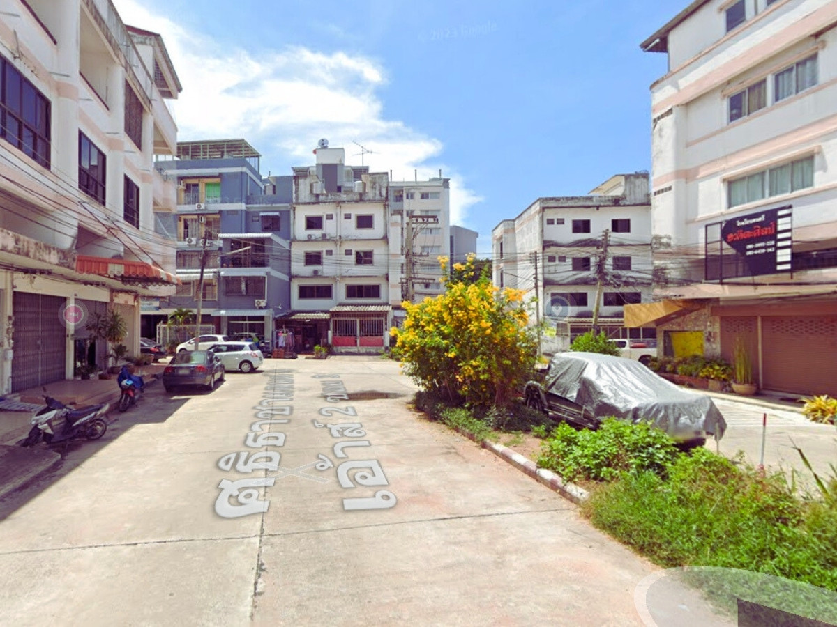 Shop HouseSriracha Laem Chabang Ban Bueng : For Sale: 3-Story Commercial Building Near Sukhumvit Road, Soi Kao Kilo, Close to St. Paul Convent School