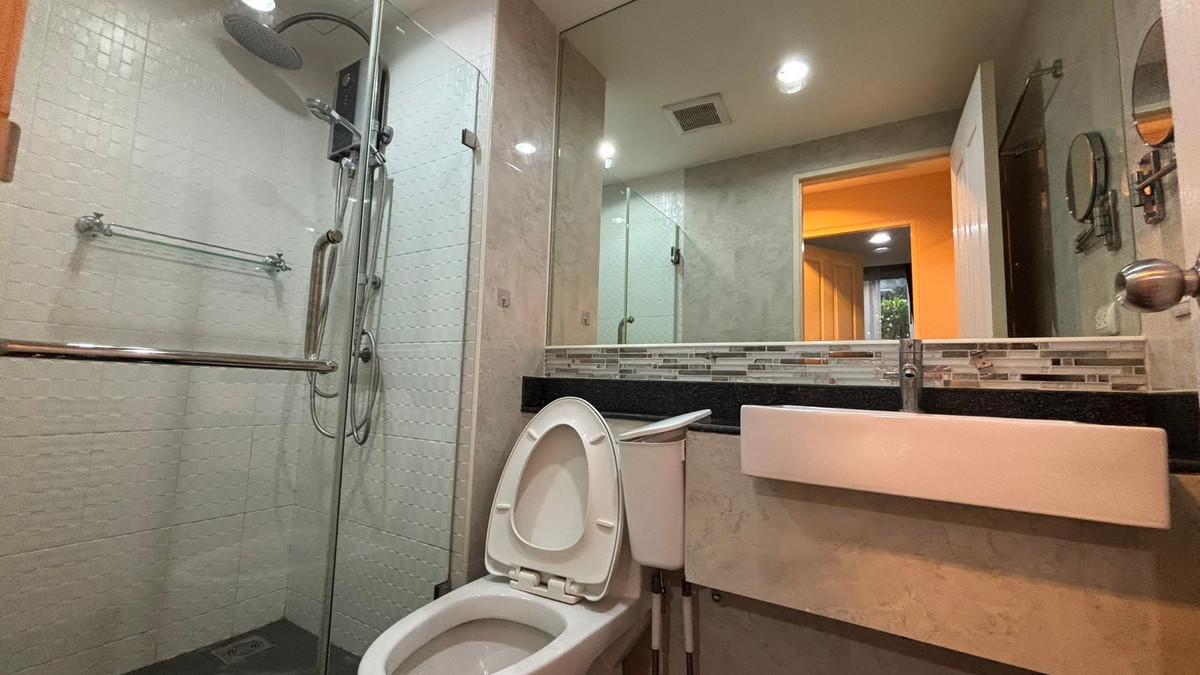 For SaleCondoRatchadapisek, Huaikwang, Suttisan : The Kris 6 (Ratchada 17) / 2 Bedrooms (SALE WITH TENANT), The Kris 6 (Ratchada 17) / 2 bedrooms (sale with tenant) TARN039