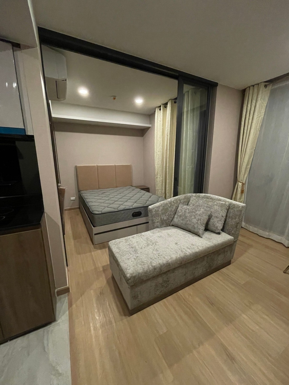 CondoRama9, Petchburi, RCA : 92242 - Condo for sale and rent, ready to move in, near Bangkok Hospital, Condo LLOYD SOONVIJAI-THONGLOR (Lloyd Research Center-Thonglor)