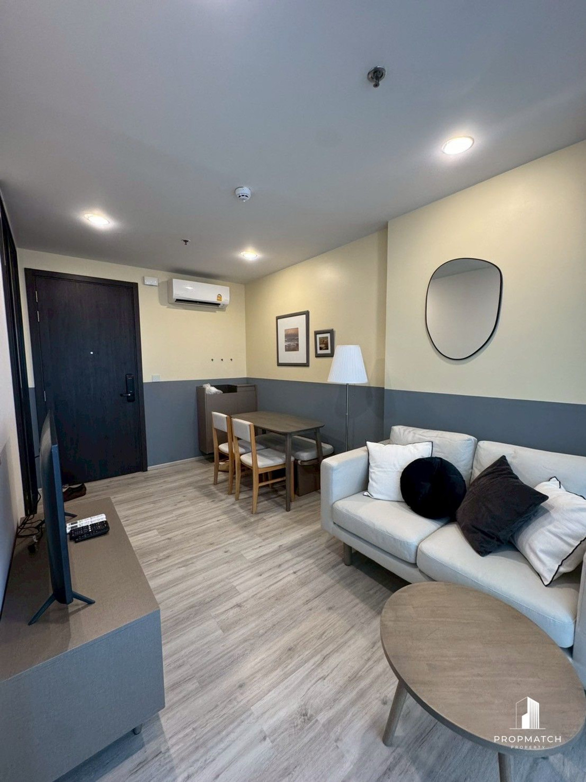 ให้เช่าคอนโดรัชดา ห้วยขวาง : ✨Flash Deal ✨XT Huaikhwang( 1Bed 1Bath 35SQM.) แต่งครบพร้อมอยู่ !! เพียง 20,000บาทต่อเดือน Tel.0981315848 @propmatch