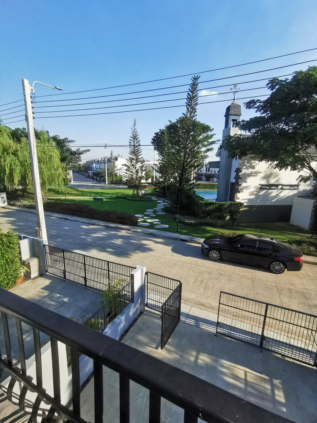 TownhomeSamut Prakan,Samrong : Townhome for sale Indy Srinakarin-Phraeksa (by Land and House)