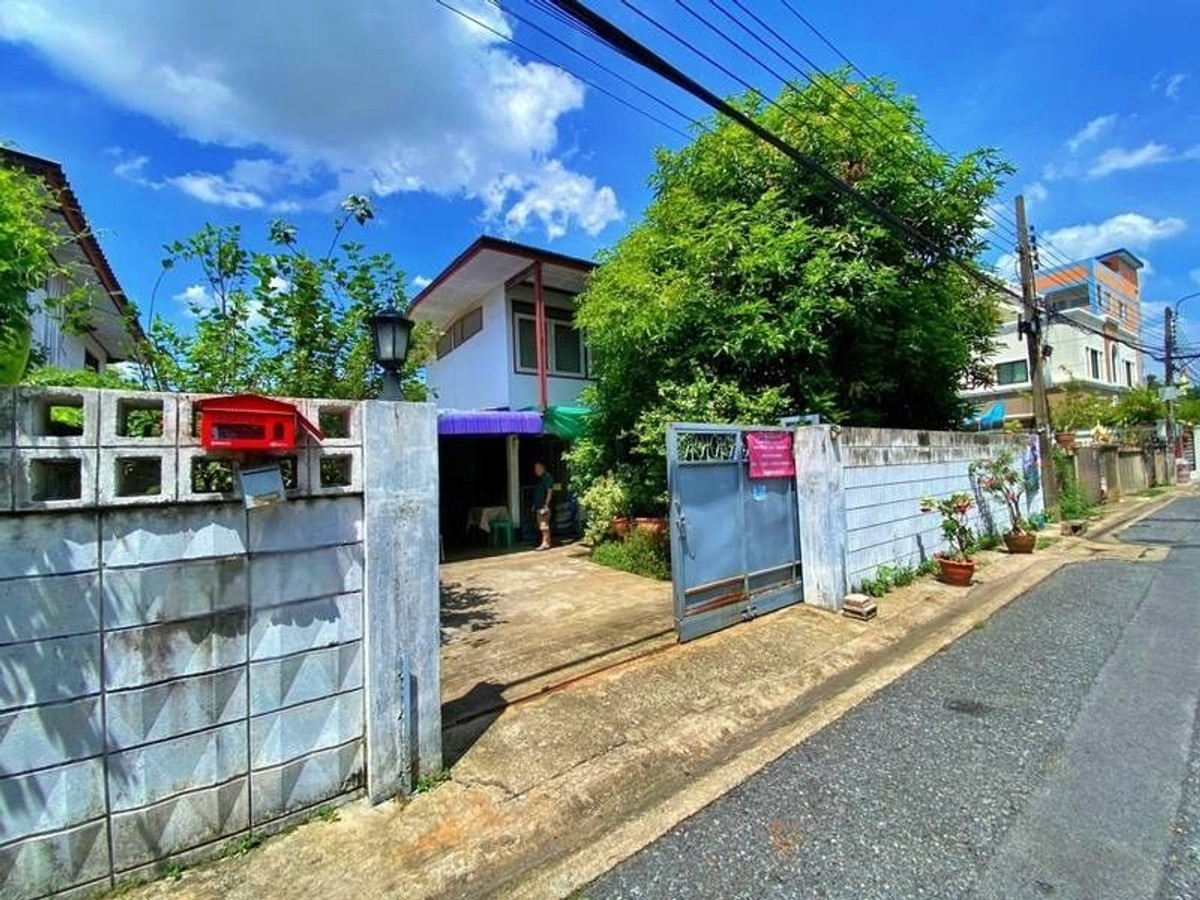 For SaleHouseSapankwai,Jatujak : 94188 - Two-storey detached house for sale with land, Siam Cement Village, Soi 10, Chatuchak District, Ngamwongwan.