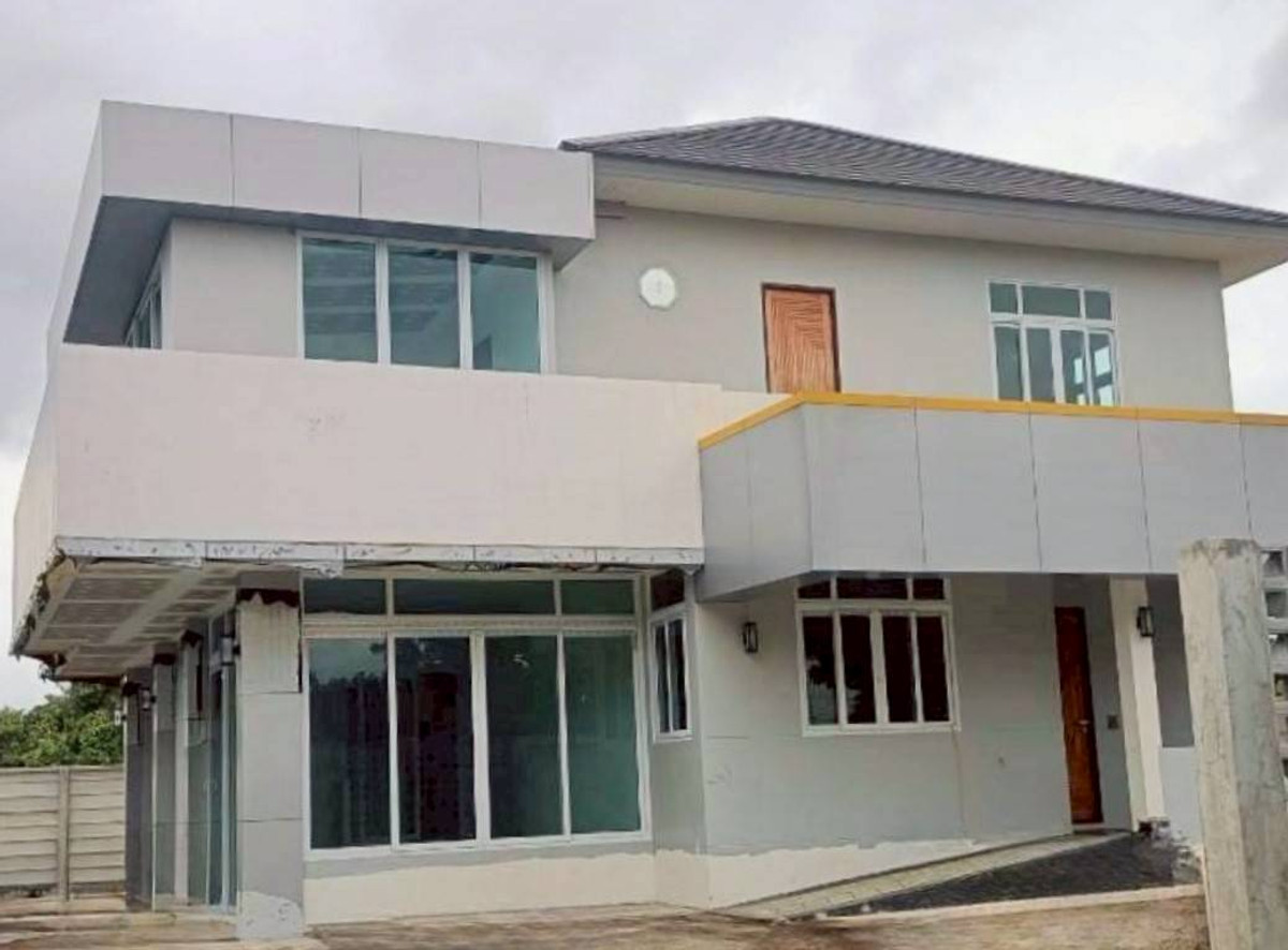 For SaleHouseNakhon Pathom : 2-story detached house for sale, area 357 sq m., Soi Thetsaban 10/1, Phetkasem Road, Thammasala Subdistrict, Mueang Nakhon Pathom District, Nakhon Pathom Province, price 12,900,000 baht.