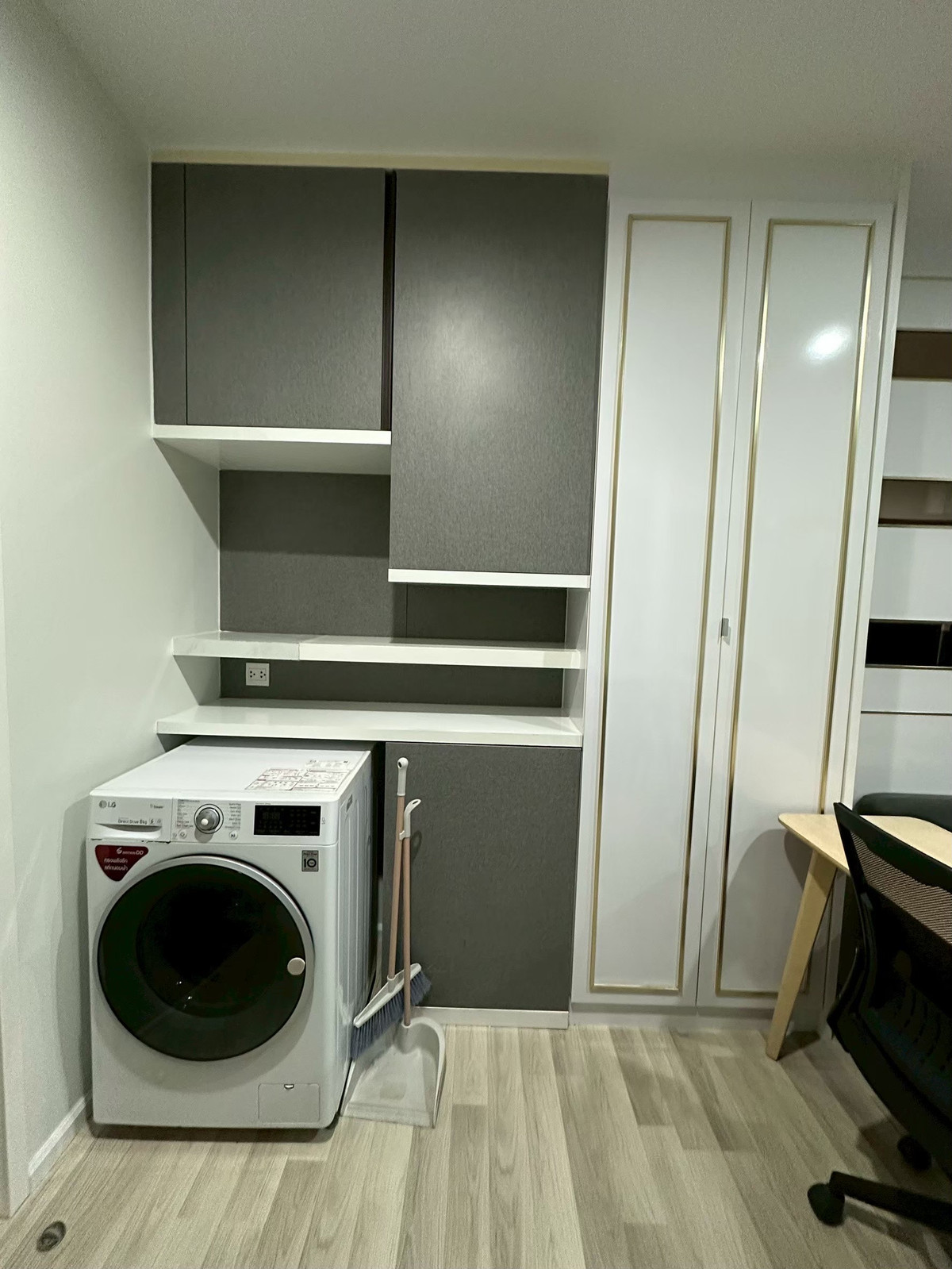 ขายคอนโดสาทร นราธิวาส : ขายด่วน ✨ The Key Sathorn - Charoenrat ✨ เฟอร์นิเจอร์ และ เครื่องใช้ไฟฟ้าครบ ใกล้ BTS สุรศักดิ์   