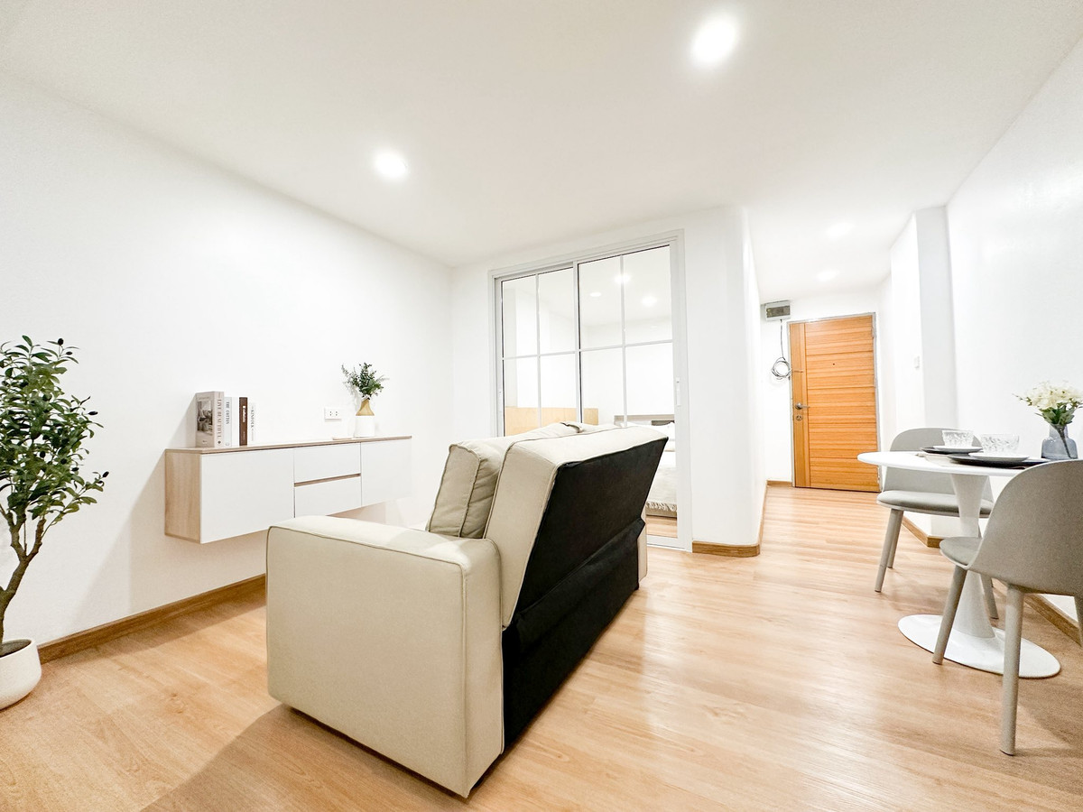 For SaleCondoRatchadapisek, Huaikwang, Suttisan : 🔥 Condo that allows pets, near BTS Ratchayothin ​💴 Average installment 3,600 baht/month, salary 12,000, can get a loan 🔥