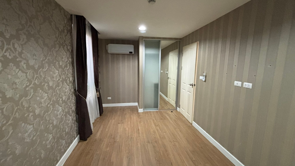 For SaleCondoRatchadapisek, Huaikwang, Suttisan : The Kris 6 (Ratchada 17) / 2 Bedrooms (SALE WITH TENANT), The Kris 6 (Ratchada 17) / 2 bedrooms (sale with tenant) TARN039