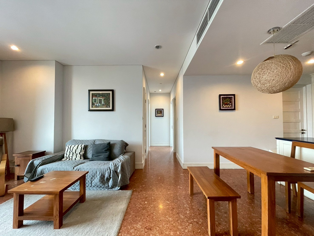 CondoSukhumvit, Asoke, Thonglor : Aguston Sukhumvit 22