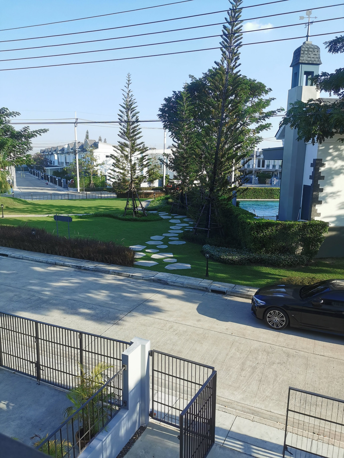 TownhomeSamut Prakan,Samrong : Townhome for sale Indy Srinakarin-Phraeksa (by Land and House)