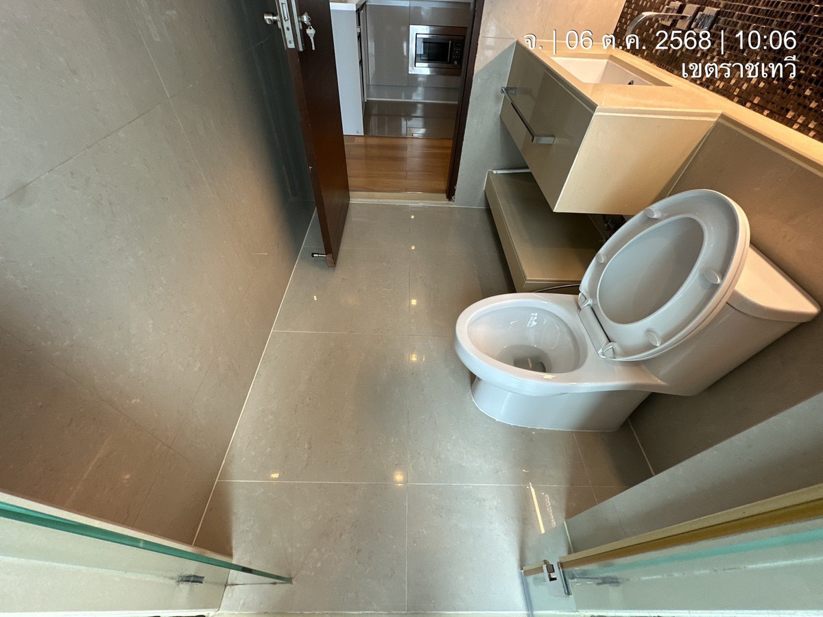 ให้เช่าคอนโดพระราม 9 เพชรบุรีตัดใหม่ RCA : คอนโด The Address Asoke เดินทางสะดวก ใกล้รถไฟฟ้าเอ็มอาที มีรถรับส่ง ห้องสวย เฟอร์นิเจอร์ครบ พร้อมอยู่