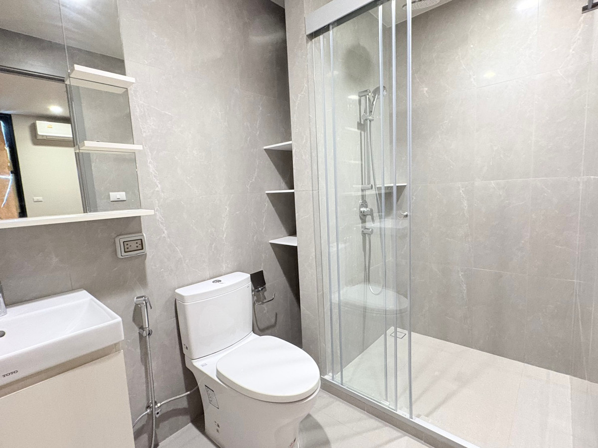 For SaleCondoSathorn, Narathiwat : 𝐓𝐇𝐄 𝐈𝐒𝐒𝐀𝐑𝐀 𝐒𝐀𝐓𝐇𝐎𝐑𝐍 Condo that meets the needs of simple living. Relax like youre surrounded by nature, ready to live in the heart of Sathorn.