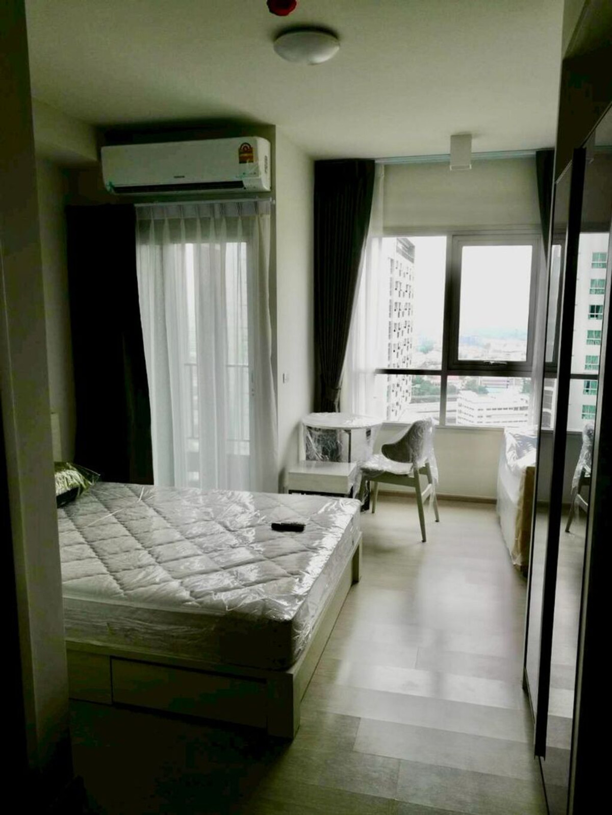 For RentCondoBang Sue, Wong Sawang, Tao Pun : For Rent Chapter One Shine Bangpo Unit 999/581 (River view) (No pets allowed)
