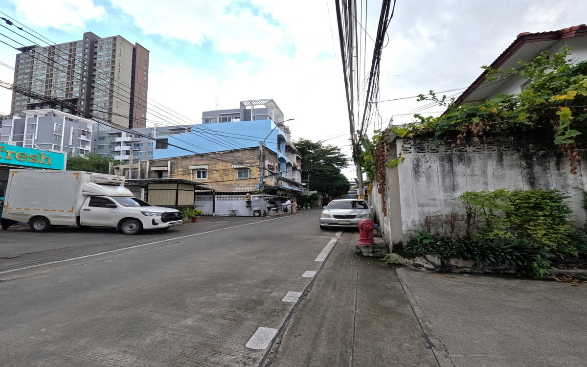 ขายคอนโดวงเวียนใหญ่ เจริญนคร : 🏙️ ขายคอนโด The Viva Condo Sathorn–Taksin ใกล้ BTS วงเวียนใหญ่ เพียง 200 เมตร  ราคาพิเศษกว่าตลาด และต่ำกว่าราคาประเมิน! อยู่เองก็คุ้ม ปล่อยเช่าก็ได้ Yield สูง