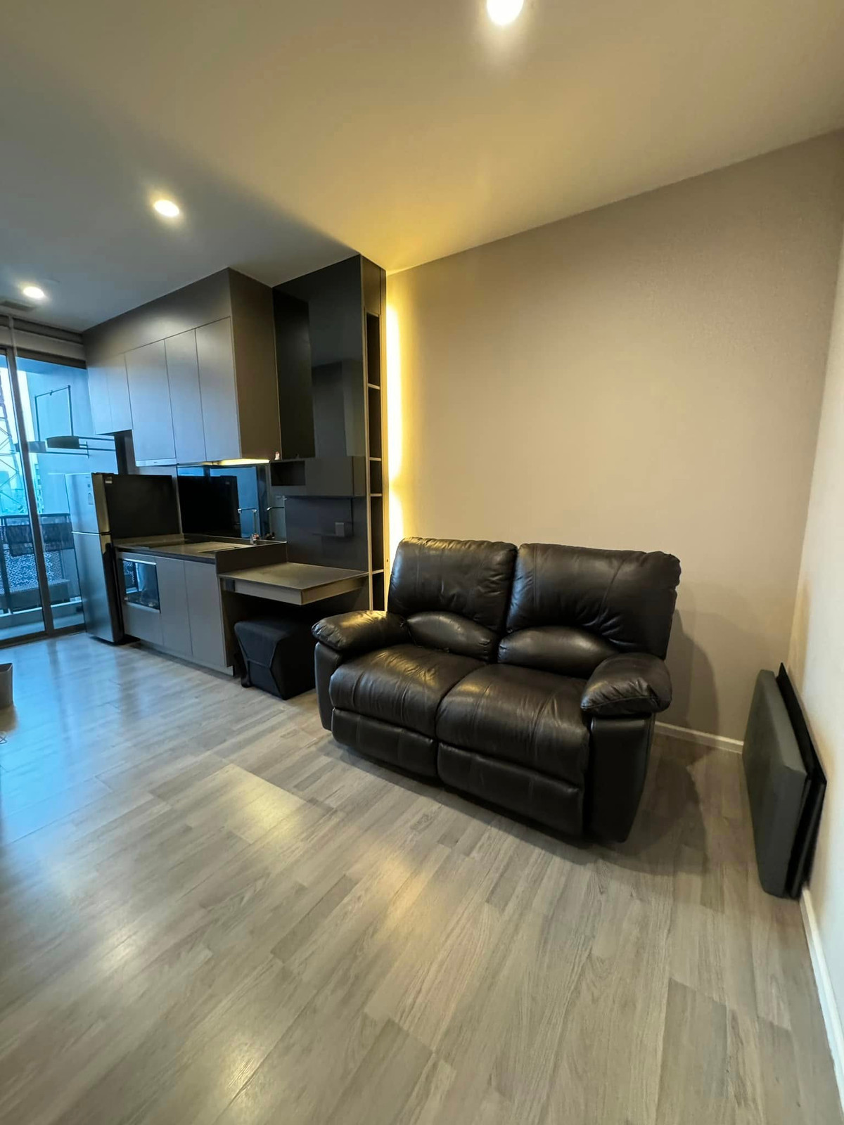 ขายคอนโดอ่อนนุช อุดมสุข : ขายคอนโด The Room Sukhumvit 69 ใกล้ BTS พระโขนง เพียง 6.25 ลบ. ห้องแต่งครบ พร้อมอยู่ทันที โทร.098-9655699