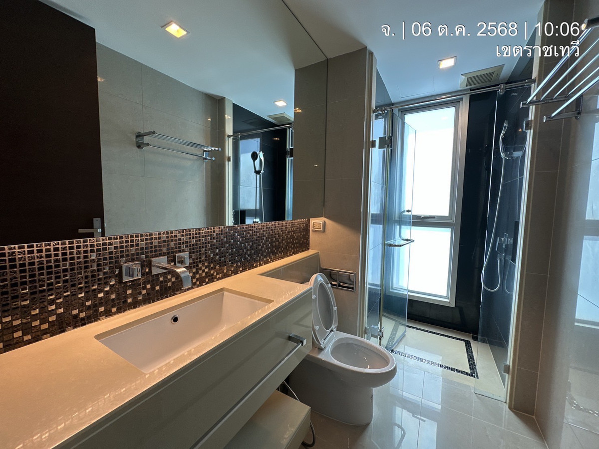 ให้เช่าคอนโดพระราม 9 เพชรบุรีตัดใหม่ RCA : คอนโด The Address Asoke เดินทางสะดวก ใกล้รถไฟฟ้าเอ็มอาที มีรถรับส่ง ห้องสวย เฟอร์นิเจอร์ครบ พร้อมอยู่