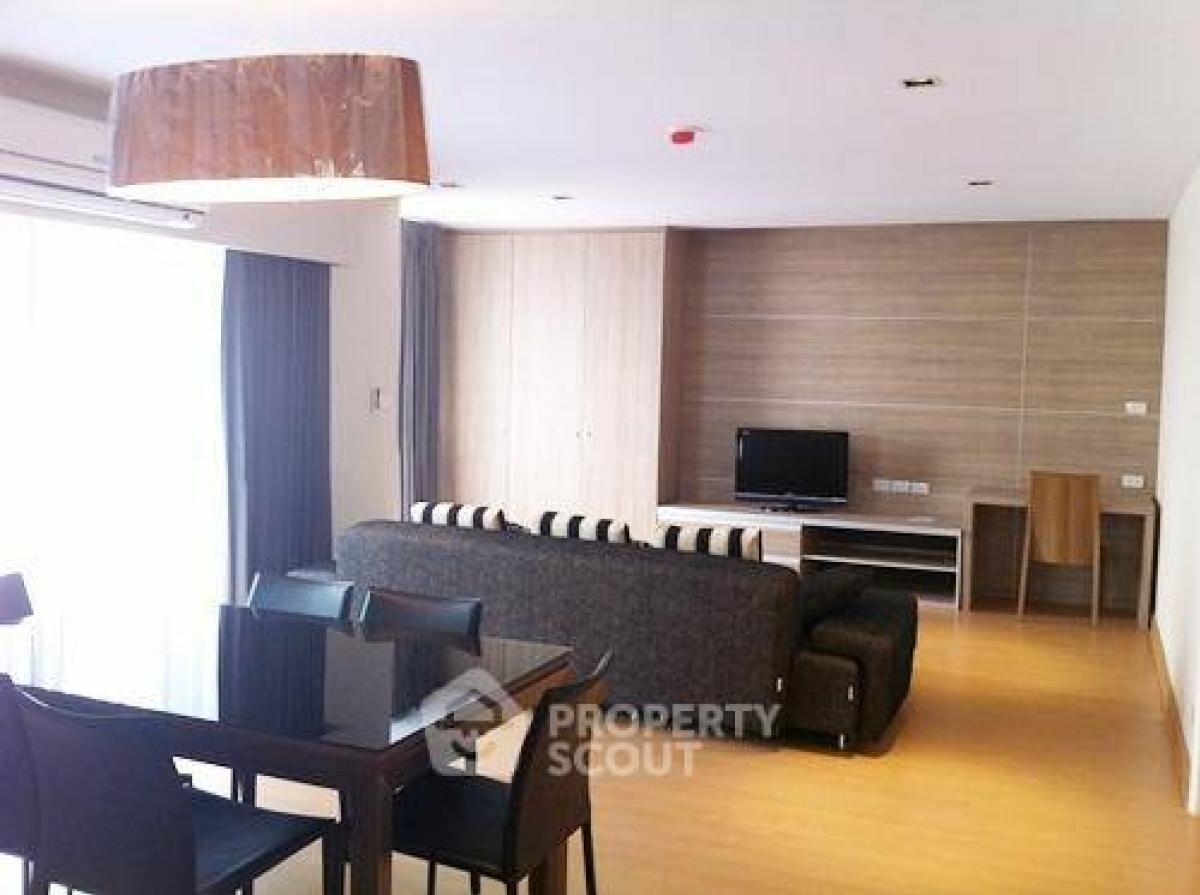 For RentCondoNana, North Nana,Sukhumvit13, Soi Nana : 3-BR Apt. near BTS Asok