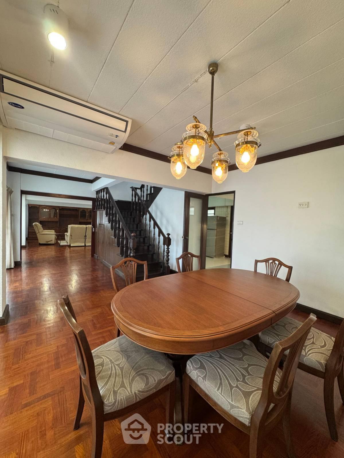 ให้เช่าคอนโดสุขุมวิท อโศก ทองหล่อ : คอนโด 3-ห้องนอน ที่ ญาดา เรสซิเด้นท์ทัล คอนโดมิเนียม ใกล้ BTS พร้อมพงษ์