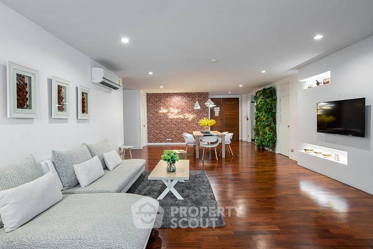 For RentCondoWitthayu, Chidlom, Langsuan, Ploenchit : 4-BR Condo at Benviar Tonson Residence near BTS Ratchadamri