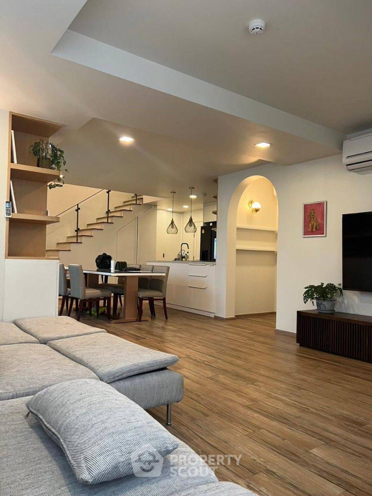 For RentCondoSathorn, Narathiwat : 3-BR Condo at Maestro 01 Sathorn - Yenakat near MRT Khlong Toei