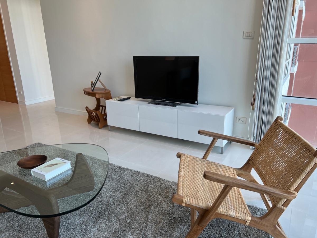 For RentCondoSukhumvit, Asoke, Thonglor : 03/04/2026, Luxury condo Fullerton 2 bedrooms 96 sq.m. in the heart of Ekkamai, near BTS starting at 72,000 baht/monthwith a swimming pool, fitness center, and 24-hour security to make your life easier! 0642748883