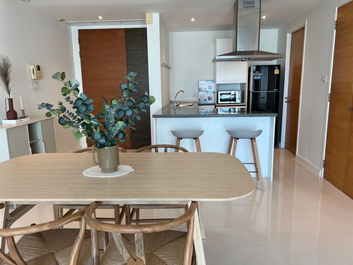 For RentCondoSukhumvit, Asoke, Thonglor : 03/04/2026, Luxury condo Fullerton 2 bedrooms 96 sq.m. in the heart of Ekkamai, near BTS starting at 72,000 baht/monthwith a swimming pool, fitness center, and 24-hour security to make your life easier! 0642748883