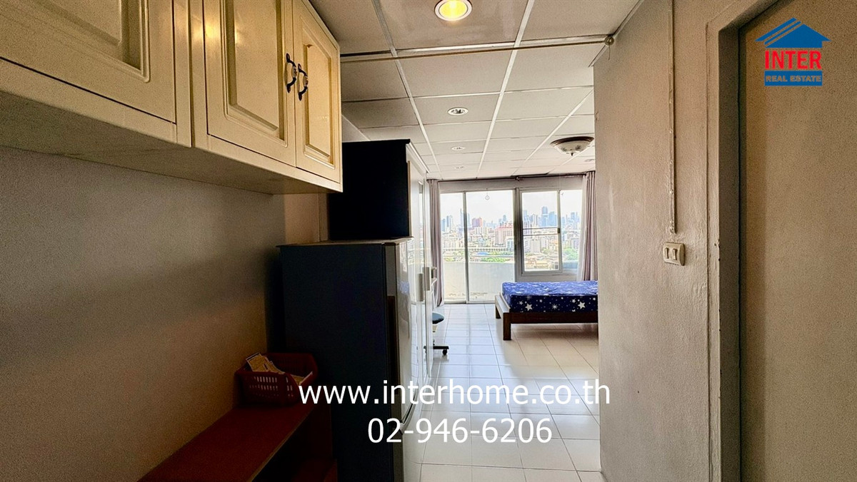 For SaleCondoRatchadapisek, Huaikwang, Suttisan : Condominium 27.1 sq m. Family Ratchada, near MRT Sutthisan, Soi Inthamara 41, Inthamara Road, Sutthisan Winitchai Road, Huai Khwang District, Bangkok.