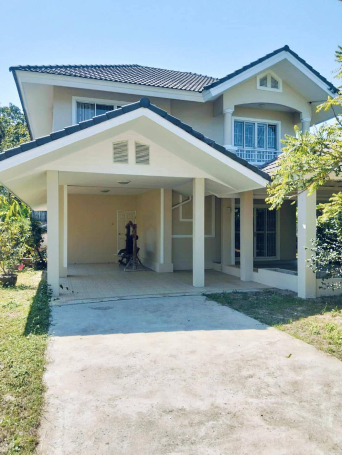 บ้านเชียงใหม่ : 92173 - ขาย/ให้เช่าบ้านเดี่ยว 2 ชั้น บ้านสวย ทำเลดี ราคาคุ้มค่าในย่านนี้! บรรยากาศร่มรื่นย์ น่าอยู่สุดๆ! โครงการกาญจน์กนกวิลล์ 2 สันทราย เชียงใหม่