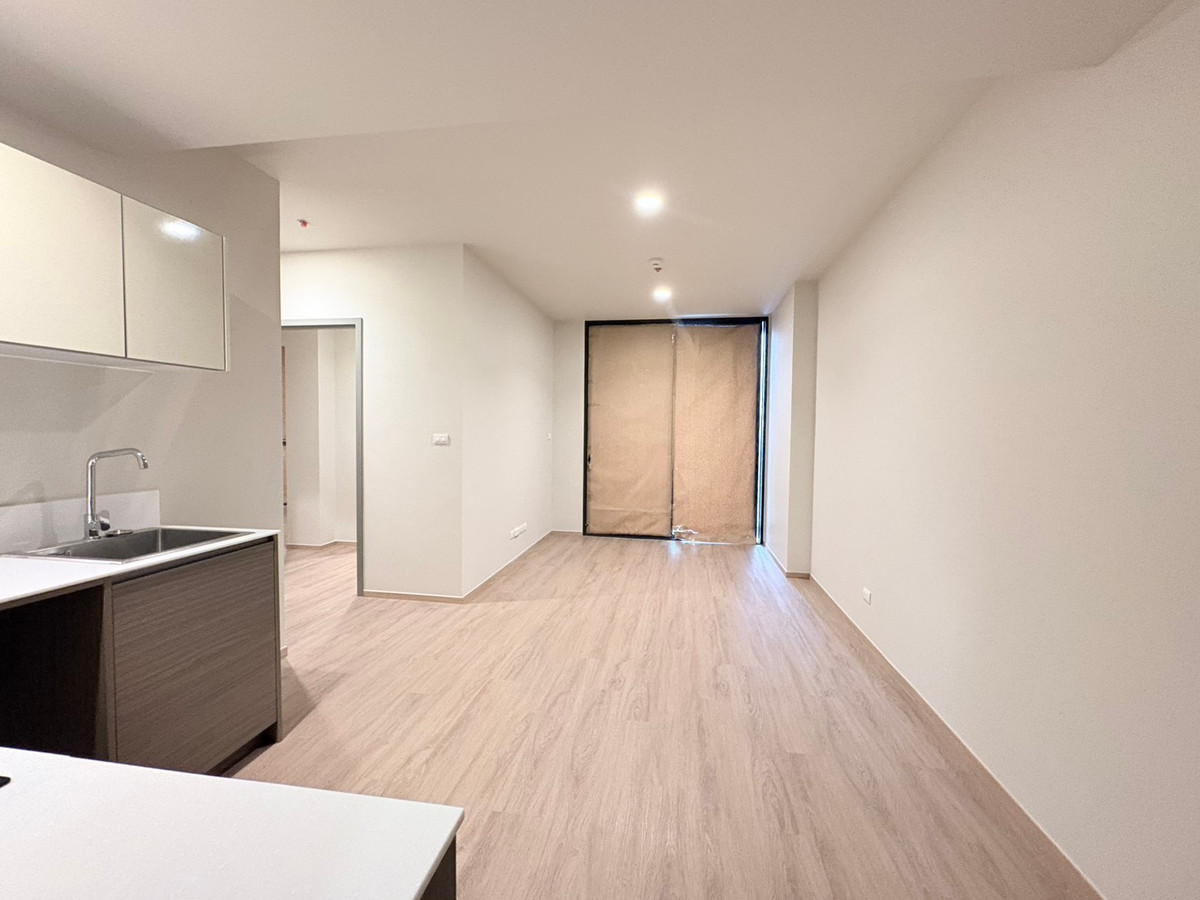 For SaleCondoSathorn, Narathiwat : 𝐓𝐇𝐄 𝐈𝐒𝐒𝐀𝐑𝐀 𝐒𝐀𝐓𝐇𝐎𝐑𝐍 Condo that meets the needs of simple living. Relax like youre surrounded by nature, ready to live in the heart of Sathorn.