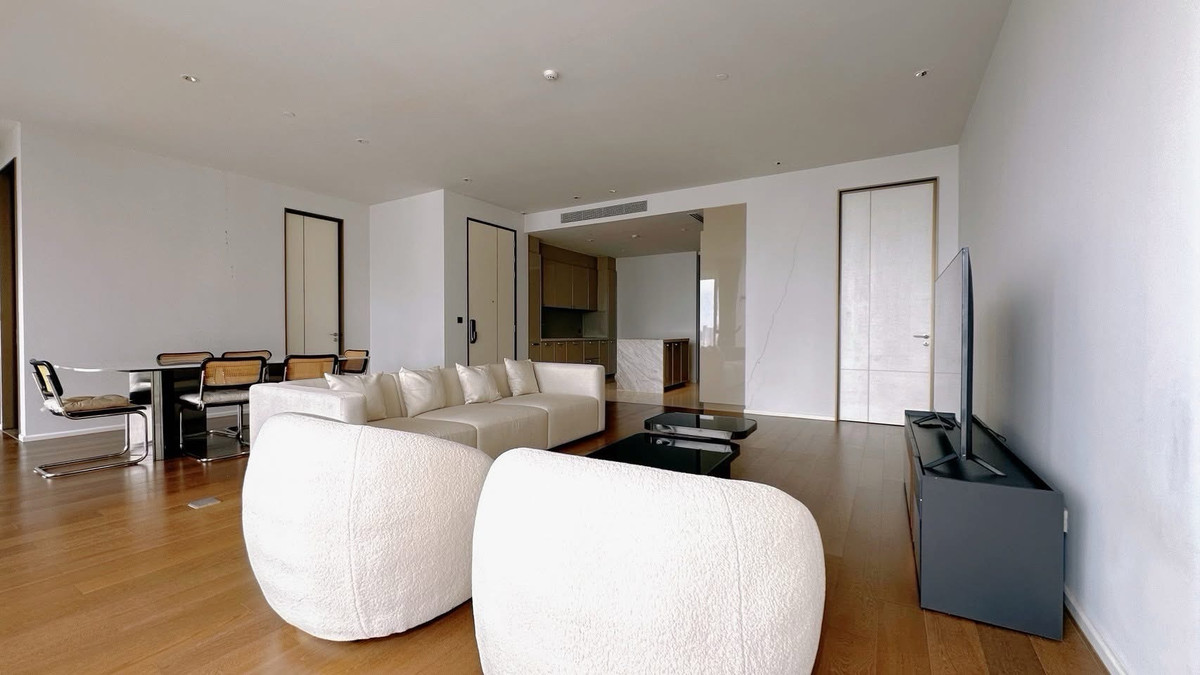 For RentCondoSukhumvit, Asoke, Thonglor : ✨ For rent KRAAM Sukhumvit 26, fully furnished, ready to move in 🏙️