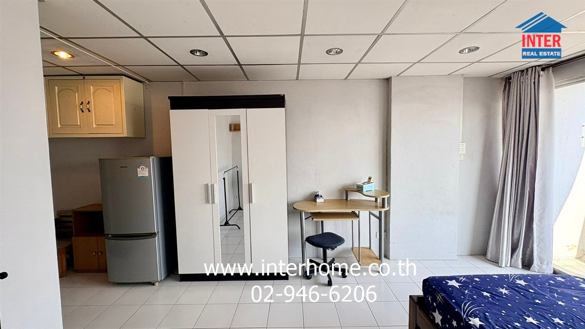 For SaleCondoRatchadapisek, Huaikwang, Suttisan : Condominium 27.1 sq m. Family Ratchada, near MRT Sutthisan, Soi Inthamara 41, Inthamara Road, Sutthisan Winitchai Road, Huai Khwang District, Bangkok.