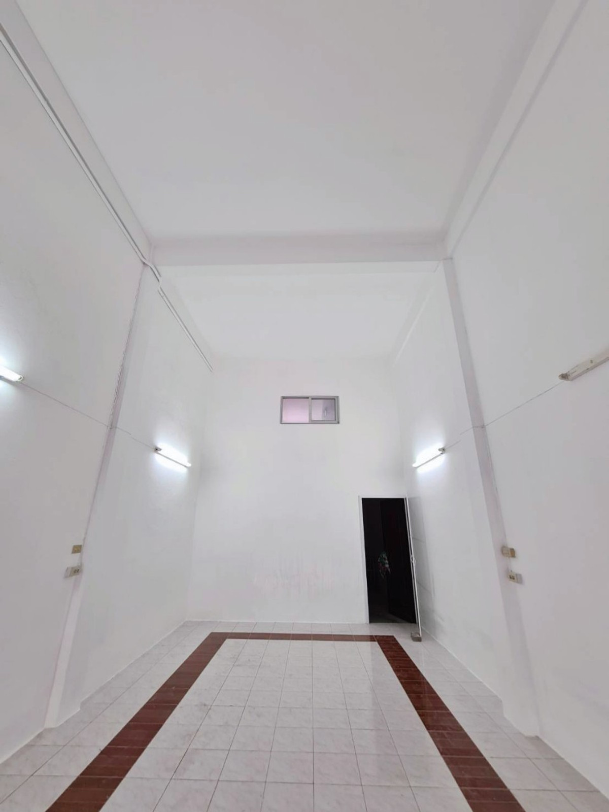 ขายอาคารพาณิชย์นนทบุรี บางใหญ่ บางบัวทอง : 88982 - ขาย อาคารพาณิชย์ใกล้เซ็นทรัลเวสเกตใกล้ตลาดบางใหญ่ ใกล้โรงเรียนเฉลิมพระเกียรติ 3.5 ชั้น ซอยบางใหญ่ซิตี้ 11